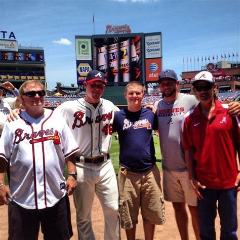 Craig Kimbrel Poses With His Father Grandfather And Two Brothers