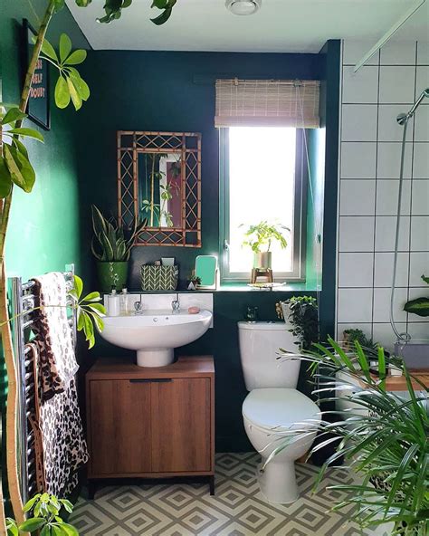 10 Green Bathroom Decor Ideas