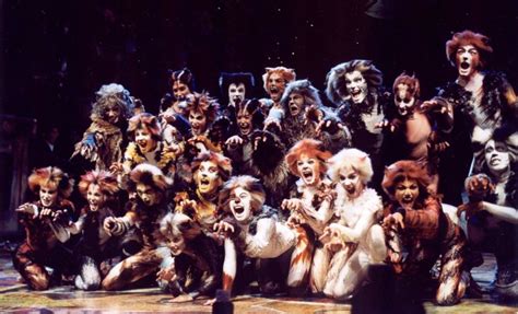 The official instagram account for andrew lloyd webber's family favourite cats, based on old possum's. CATS, el musical - Love4Musicals