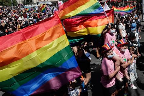 Chilean Lawmakers Approve Same Sex Marriage