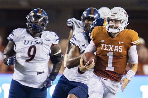 Texas Drops To No 22 In Ap Poll Moves Up One Spot In Coaches Poll