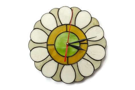 Retro White Daisy Wall Clock 10 Inch Flower Stained Glass Etsy