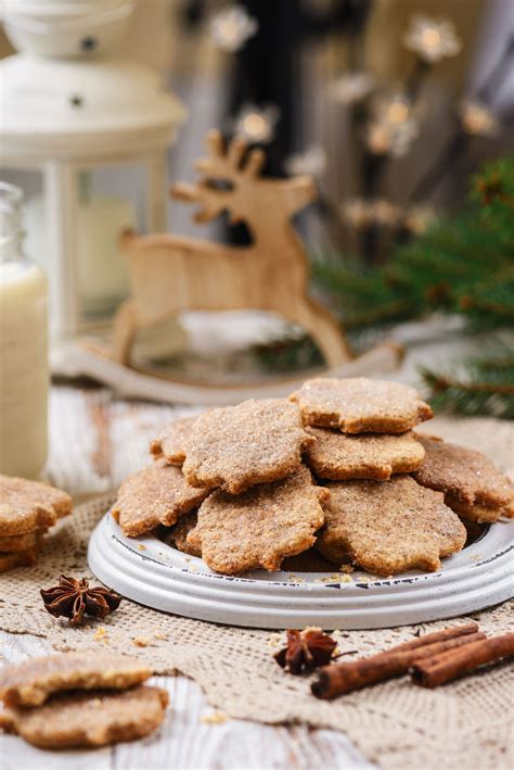 Mix in the pecans with a wooden spoon, by hand. Mexican Christmas Cookies With Anise / Mexican Sugar Cookies Better Homes Gardens - Every single ...