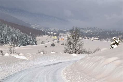 The sahara is a desert on the african continent. In pictures: Sahara sand visits snow in Croatia: Snow turns reddish-brown in Croatian National ...