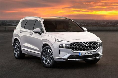 The south korean automaker has issued two recalls, one for its santa fe sport suv and the other. Hyundai lança novo SUV Santa Fe com grade bocão e motores ...