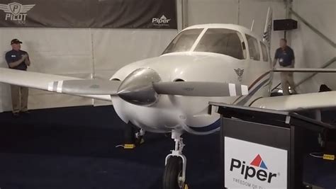 Piper Aircraft Launches New Pilot 100100i Training Aircraft