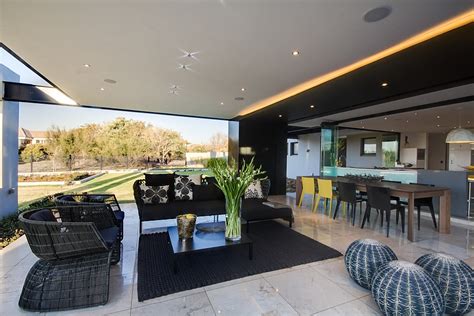 Luxurious Contemporary House In South Africa With