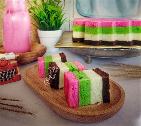 Lapis sesenduk adunan hijau, kukus lebih kurang 8 minit, susun biskut oreo. Resepi Kek Lapis Putih Telur Kukus • Resepi Bonda