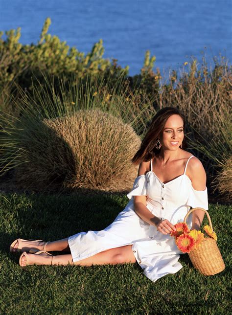 Sydne Style Shows Summer Outfit Ideas In Lulus White Dress And Picnic