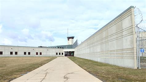 Police Investigate Indiana Prison Inmates Death As Homicide