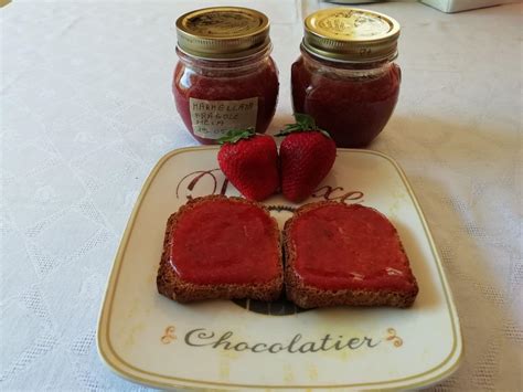 Ingredienti per 4 persone 4 mele rosse 150 gr marmellata di ribes rosso 4 pezzetti burro 2 cucchiai zucchero in polvere 10 cl acqua. Marmellata di fragole e mele, una ricetta veloce e gustosa