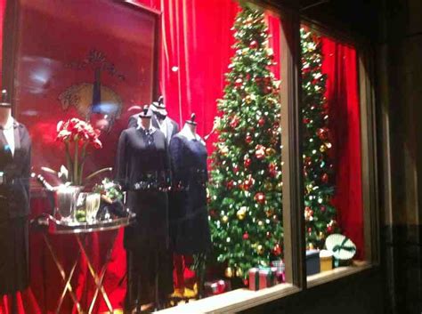 Check spelling or type a new query. BROOKS BROTHERS NEW YORK | Christmas window, Holiday decor ...