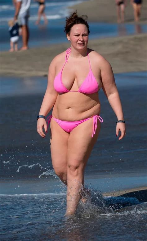 Chanelle Hayes Strips Down To Pink String Bikini To Frolick On The