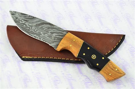 Astounding Damascus Steel Skinning Knife With Buffalo And Olive Wood