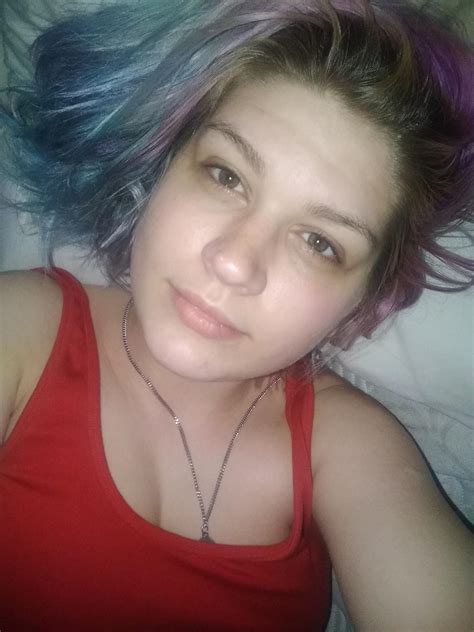 Bedtime selfie. (26) i think im gonna add yellow to my hair tomorrow ...