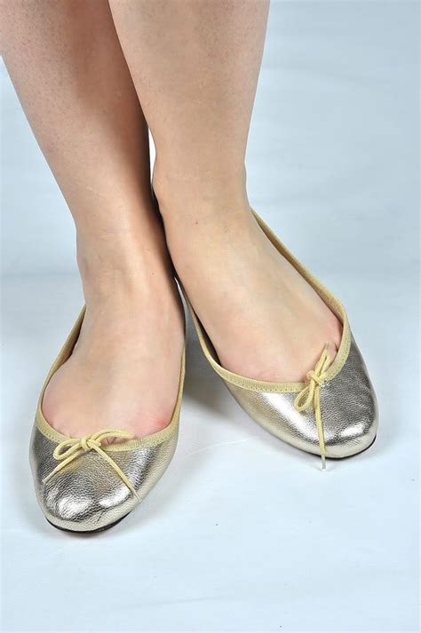 Épinglé Sur Ballerina Shoes Flats