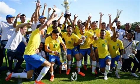Murilo borges conta tudo que rolou com o time brasil em tóquio no primeiro dia oficial de olimpíada. A um ano de Tóquio-2020, Brasil depende do Pré-Olimpico ...