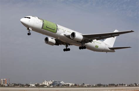 israel aerospace industries construirá un centro de conversión de aeronaves de pasajeros a carga
