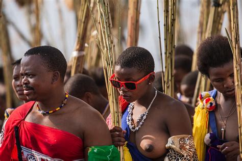 Reed Dance New Style At Swazi Ceremony Reed Dance Or Umhl Flickr