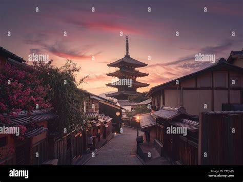 Yasaka Pagoda And Sannen Zaka Street In Kyoto At Sunset Japan Stock