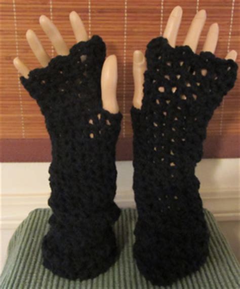 Perfect for using a cellphone with cold fingers, you can diy your own! Ravelry: Crochet Elegant Victorian Style Arm Warmers ...