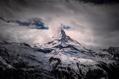 The Matterhorn On A Cloudy Day Zermatt Switzerland 4096x2728 Oc