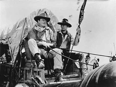 Texas ranger jake cutter arrests gambler paul regret, but soon finds himself teamed with his prisoner in an undercover effort to defeat a band of renegade arms merchants and thieves known as comancheros. Comancheros, The