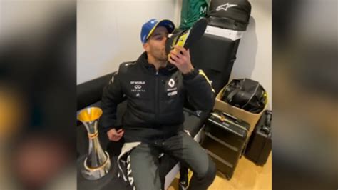 🇦🇺 f1 driver @mclaren shop.danielricciardo.com. West Aussie Daniel Ricciardo forgets to do shoey on stage ...