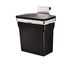 Lowe's has a selection of trash cans that'll help you keep waste concealed and make the chore of taking it out easy. Super praktisch von simplehuman: Abfalleimer zum Einhängen ...