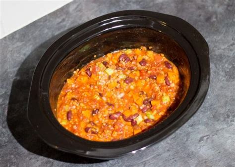 Easy slow cooker vegetarian chilli recipe