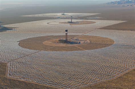 Ivanpah Worlds Largest Solar Thermal Plant Is Online Earthtechling