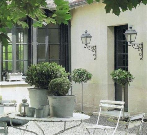 Captivating French Country Patio Ideas That Make Your Flat Look Great 16