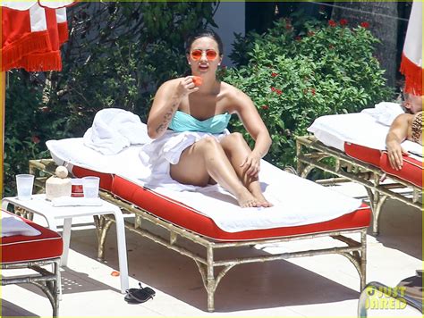 Demi Lovato Enjoys Bikini Clad Day Off By The Pool In Miami Photo 3695855 Bikini Demi Lovato