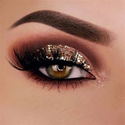 Gold Glitter Smokey Eyes For 2019 Dramatic Eye Makeup Glitter Smokey