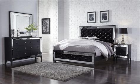 This beautiful bedroom set has a wonderful light color that makes your room appear bright and spacious. Global Furniture Catania 4-Piece Platform Bedroom Set in ...
