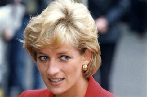 Lady Diana Storia Di Un Icona Fashion La Principessa Usava Gli Abiti