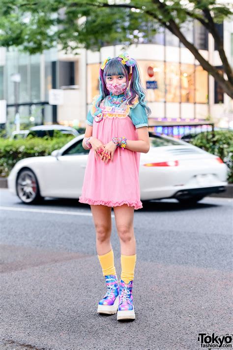 tokyo fashion kawaii japanese street style personality emiry on the street in harajuku with
