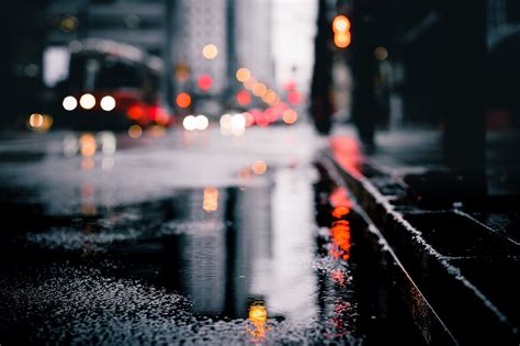 Rainy City Street Wallpaper