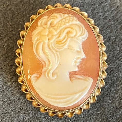 9ct Gold Cameo Brooch Antiques Posted For £15 Hemswell Antique Centres