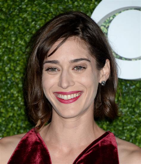 Lizzy Caplan Style Clothes Outfits And Fashion Celebmafia