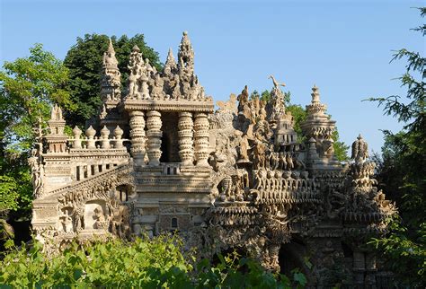 L'incroyable histoire du facteur cheval. Palais Idéal du Facteur Cheval à Hauterives