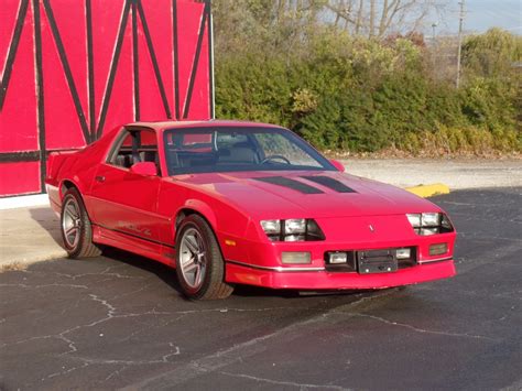 Starts and run great, 305 v8 b&m shifter. 1987 Chevrolet Camaro -VERY SOLID IROC Z- NEW PAINT- SWEET ...