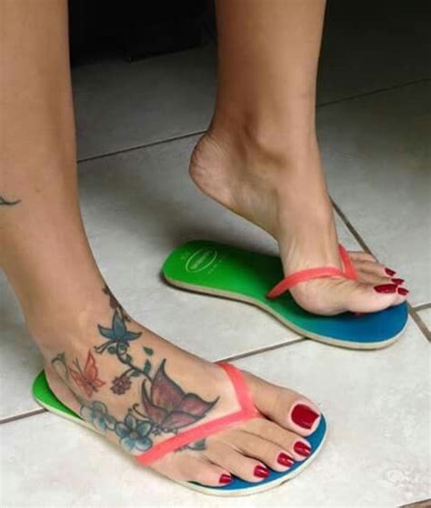 Pin De Konstantin Em Havaianas And Sexy Feet Havaianas Calcanhar