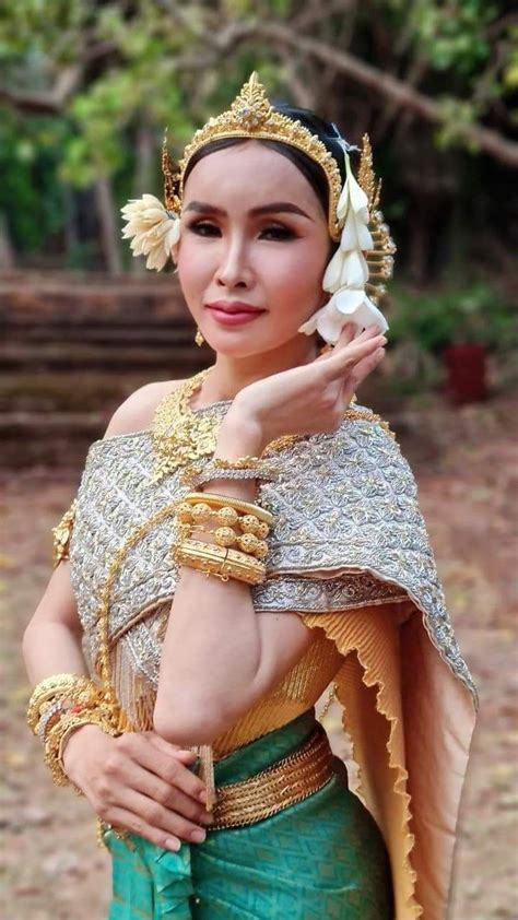 Cambodian Traditional Outfits Ancient Crown Jewelry Costumes
