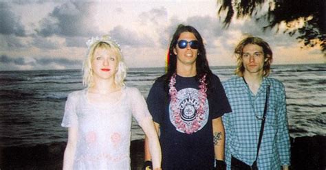 Check out our kurt cobain womens selection for the very best in unique or custom, handmade pieces from our shops. Rare Photos of Courtney Love and Kurt Cobain on Their Wedding Day in Hawaii, 1992 ~ vintage everyday