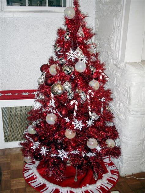 25 Charming Red Christmas Tree Decorations Ideas Magment