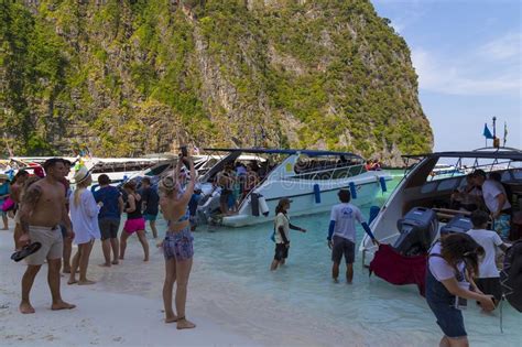 Tourist In Maya Bay Island Ko Phi Phi Le Krabi Province Thai