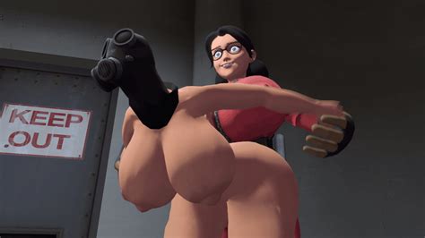 Team Fortress Cosplay Miss Pauling