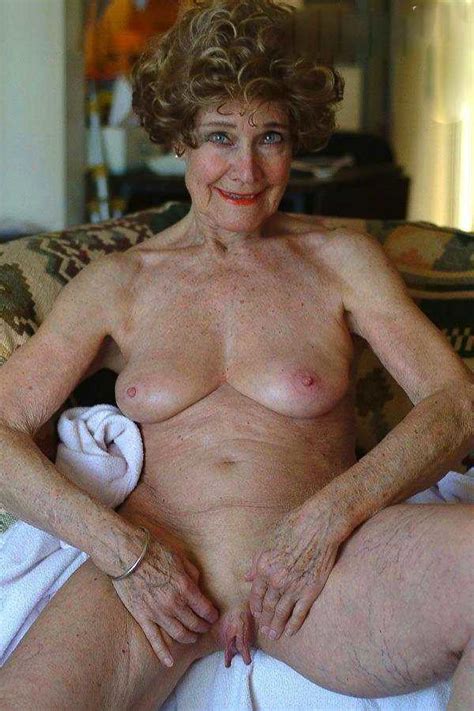 Of Age Shaved Pussy Porn Pics Maturegrannypussy Com