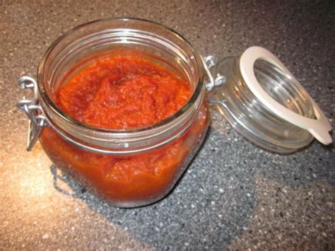 Tomatensoße mit frischen und getrockneten Tomaten Rezept